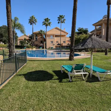 Продажа апартаментов на среднем этаже в Elviria