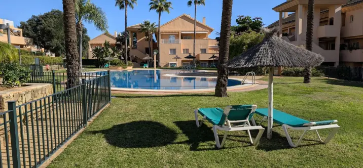 Продажа апартаментов на среднем этаже в Elviria 0