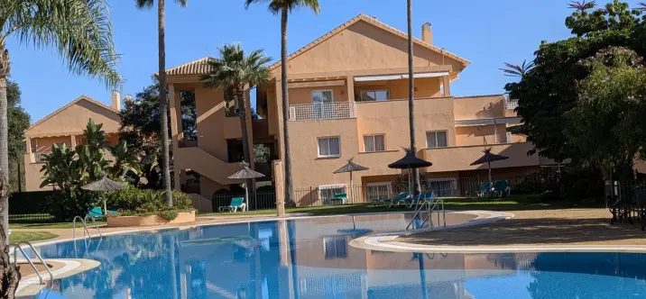 Продажа апартаментов на среднем этаже в Elviria 1