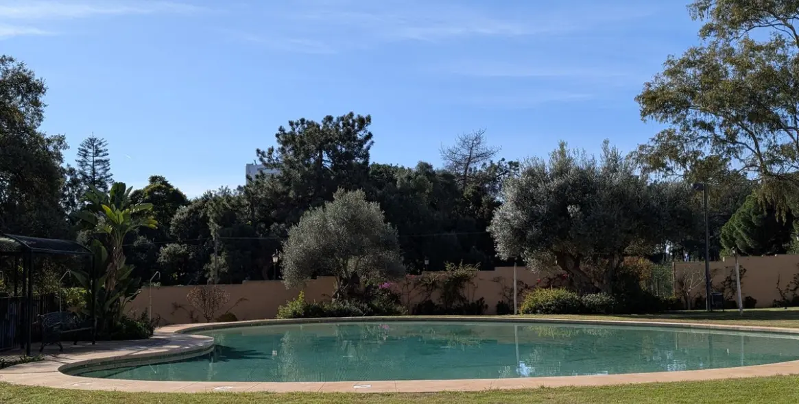 Venta de apartamento en planta media en Elviria 4