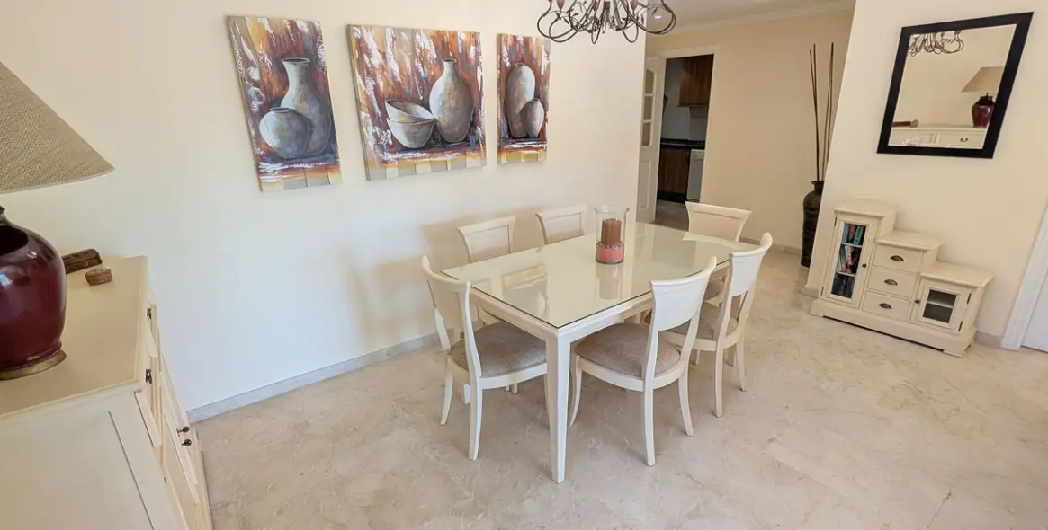 Venta de apartamento en planta media en Elviria 14