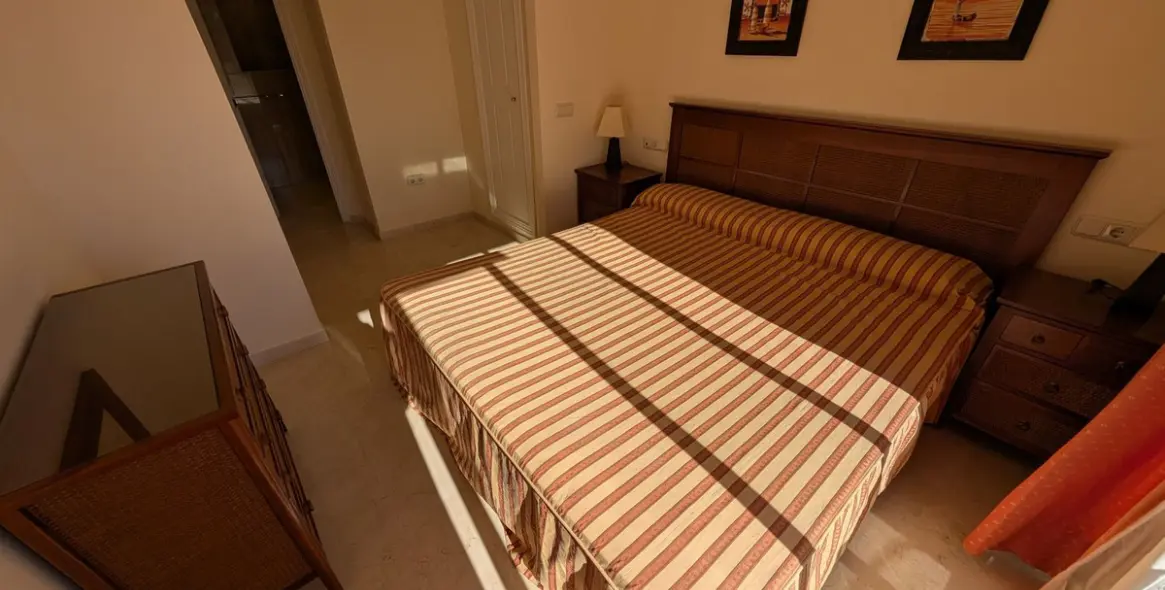 Venta de apartamento en planta media en Elviria 16