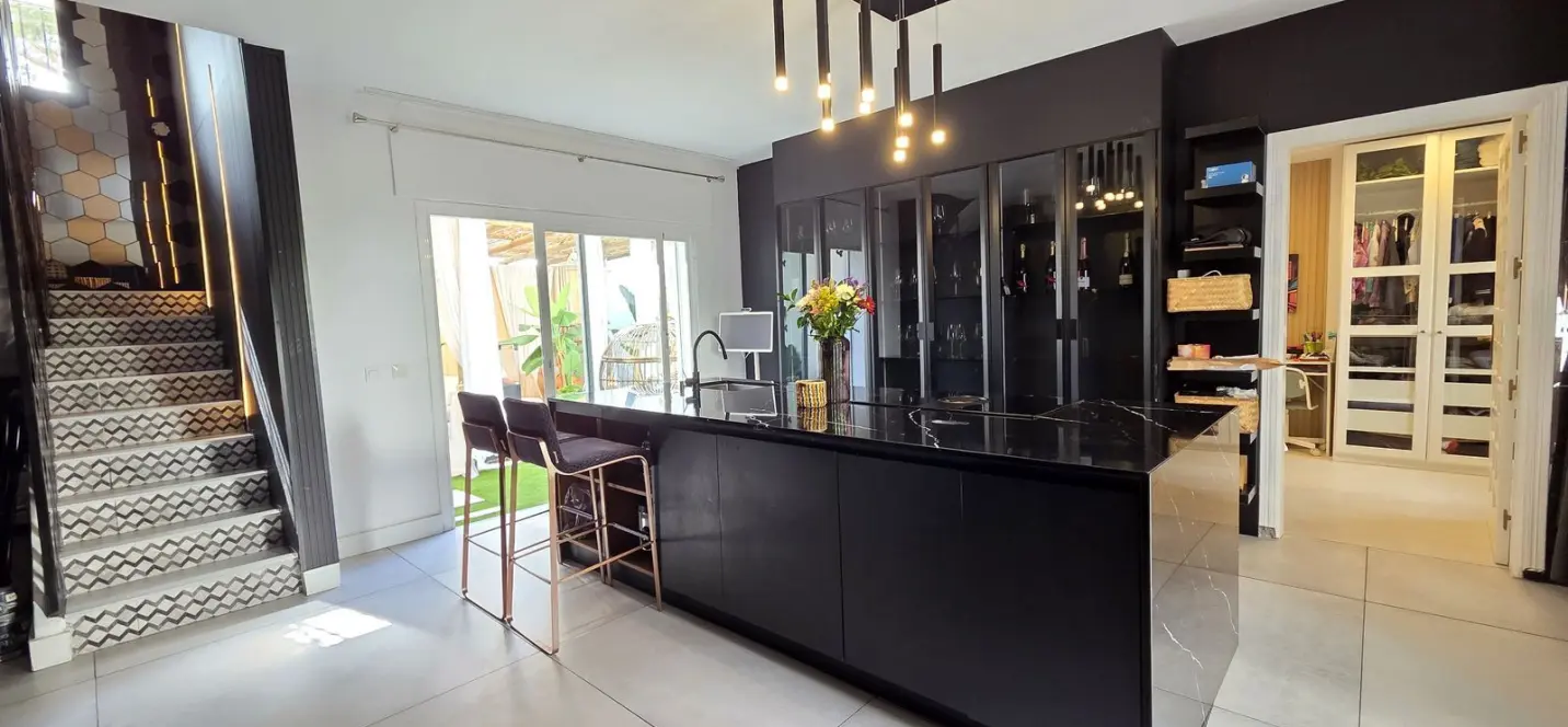 Sale of townhouse in Nueva Andalucía 0