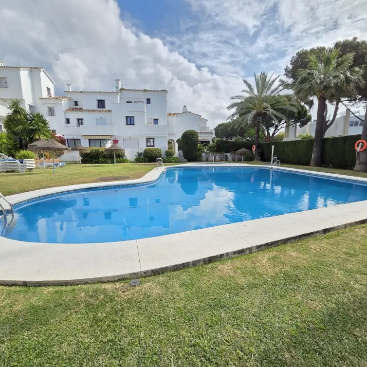 Sale of townhouse in Nueva Andalucía