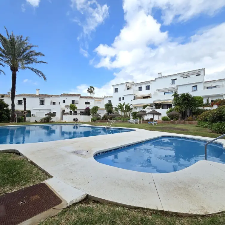 Sale of townhouse in Nueva Andalucía