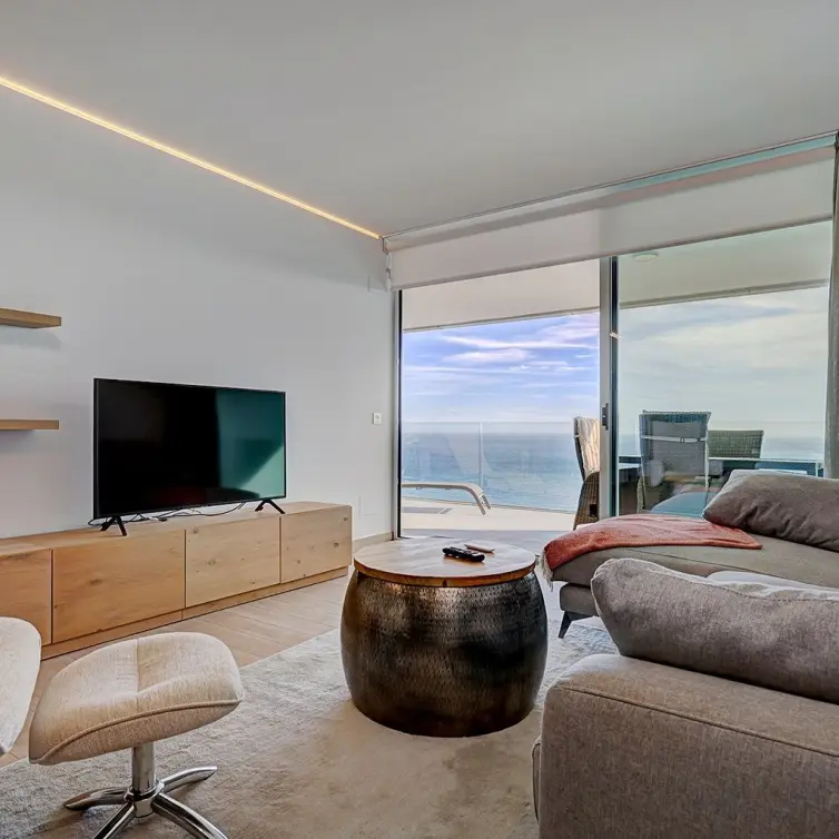 Sale of middle floor apartment in Fuengirola