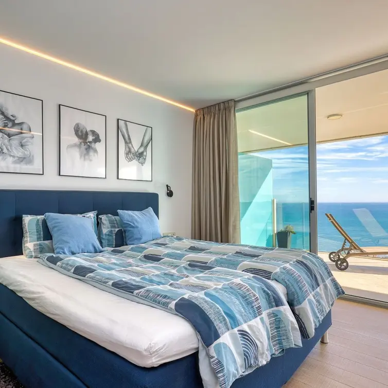 Sale of middle floor apartment in Fuengirola
