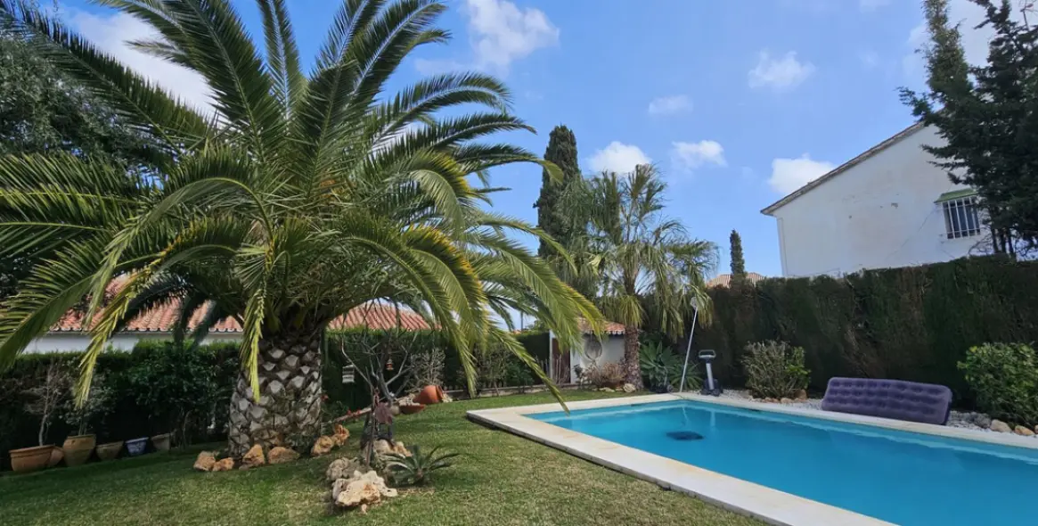 Sale of detached villa in Alhaurín de la Torre 2