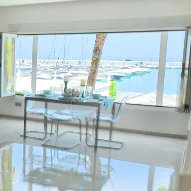 Sale of middle floor apartment in Puerto Banús