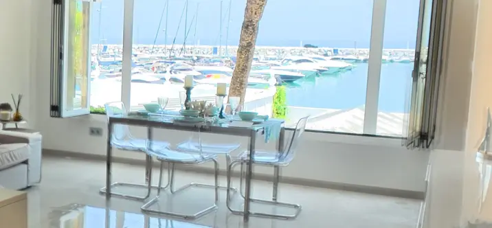 Sale of middle floor apartment in Puerto Banús 0