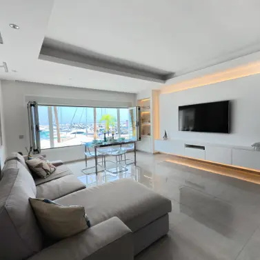 Sale of middle floor apartment in Puerto Banús