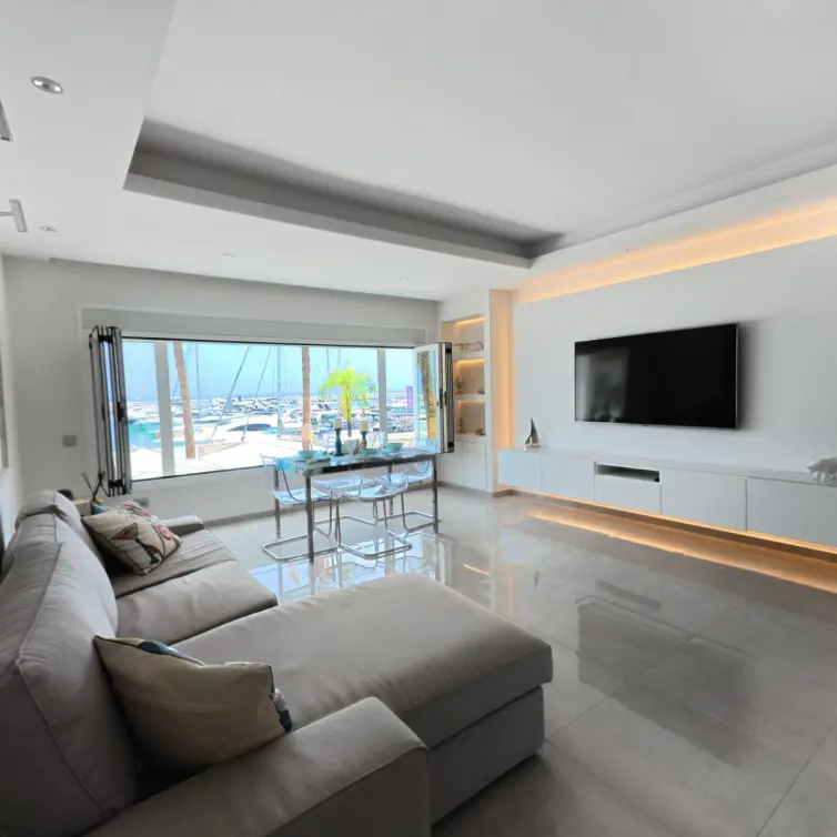 Продажа апартаментов на среднем этаже в Puerto Banús