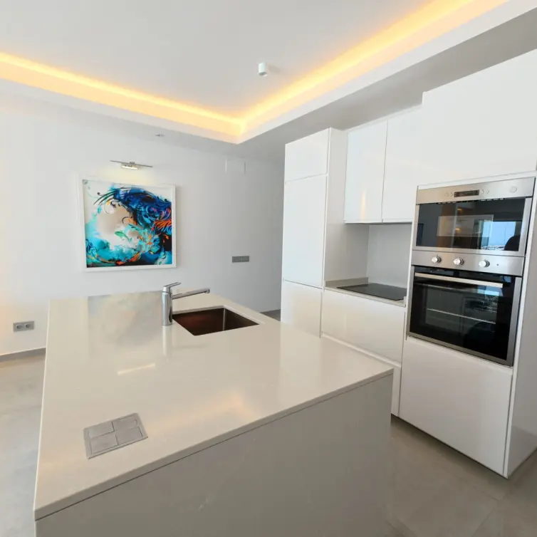 Продажа апартаментов на среднем этаже в Puerto Banús