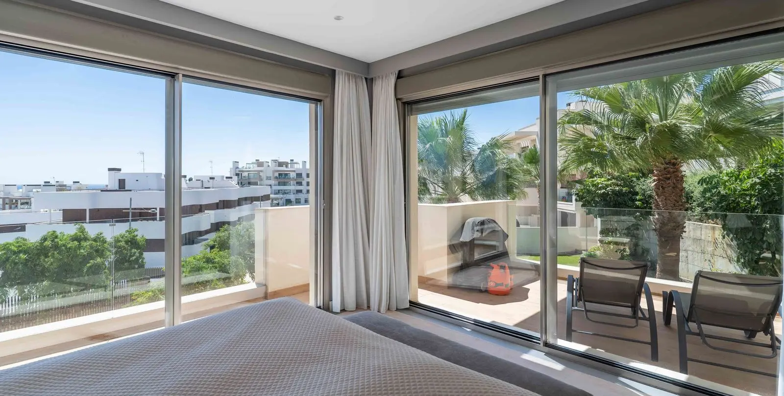 Sale of penthouse in Estepona 13