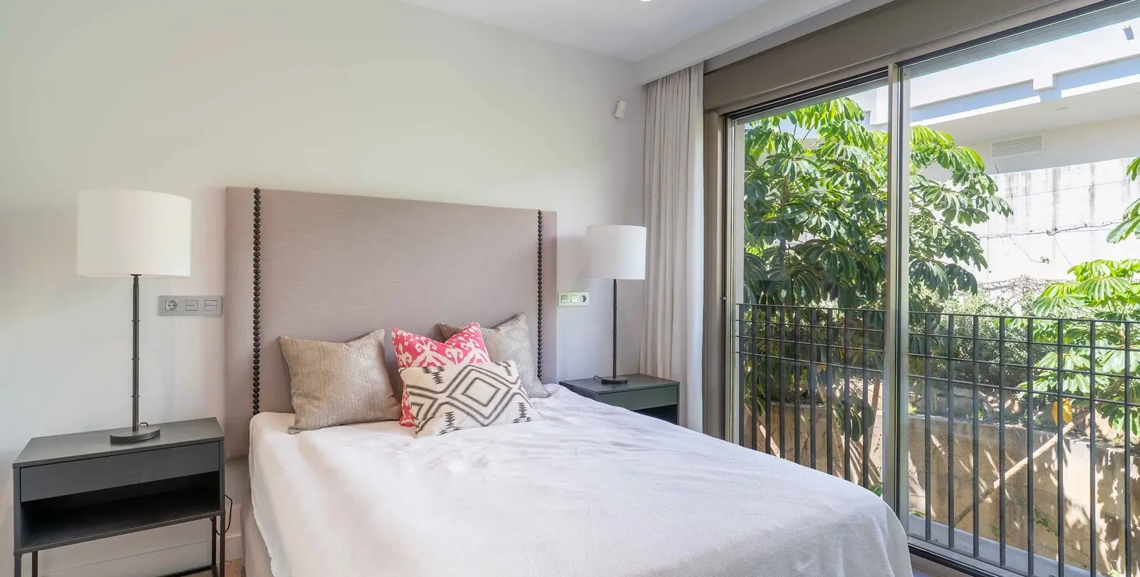 Sale of penthouse in Estepona 24
