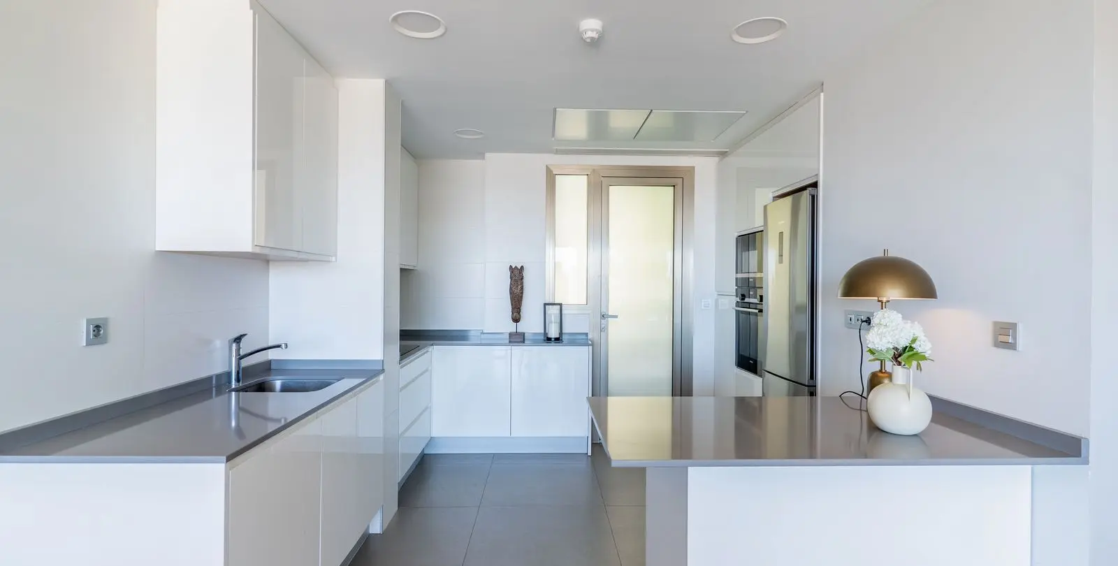 Sale of penthouse in Estepona 26