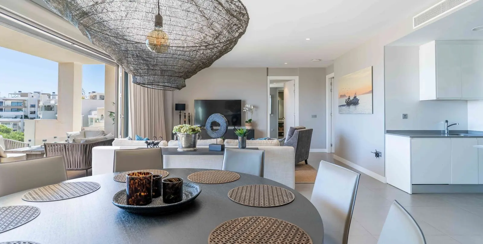 Sale of penthouse in Estepona 30