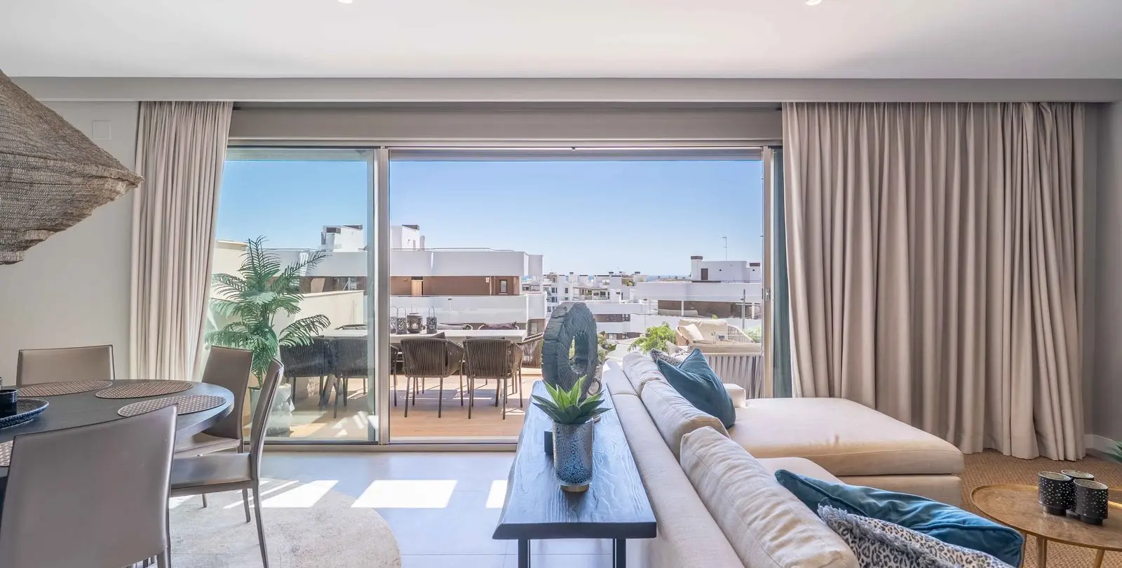 Sale of penthouse in Estepona 31