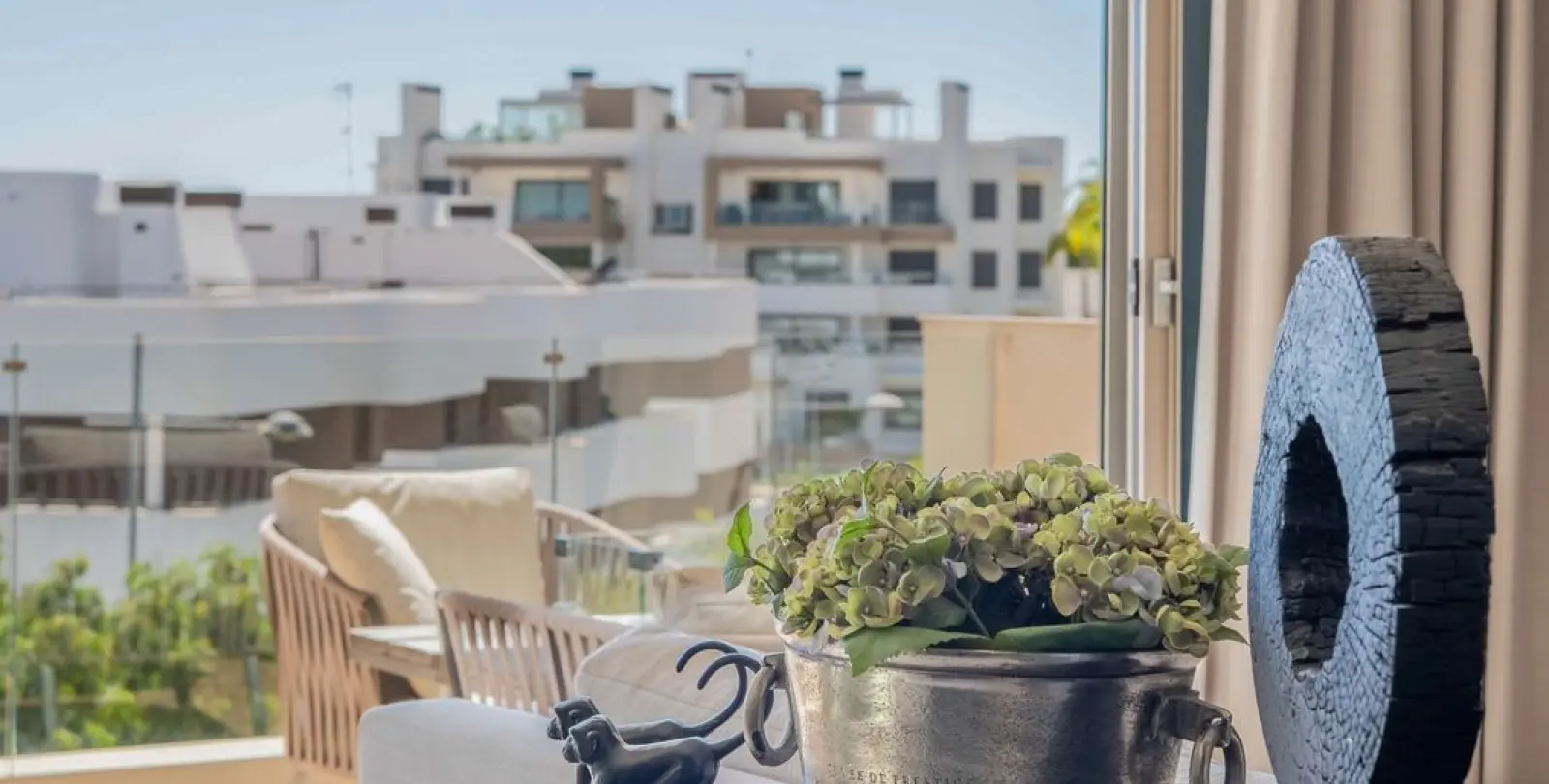 Sale of penthouse in Estepona 37