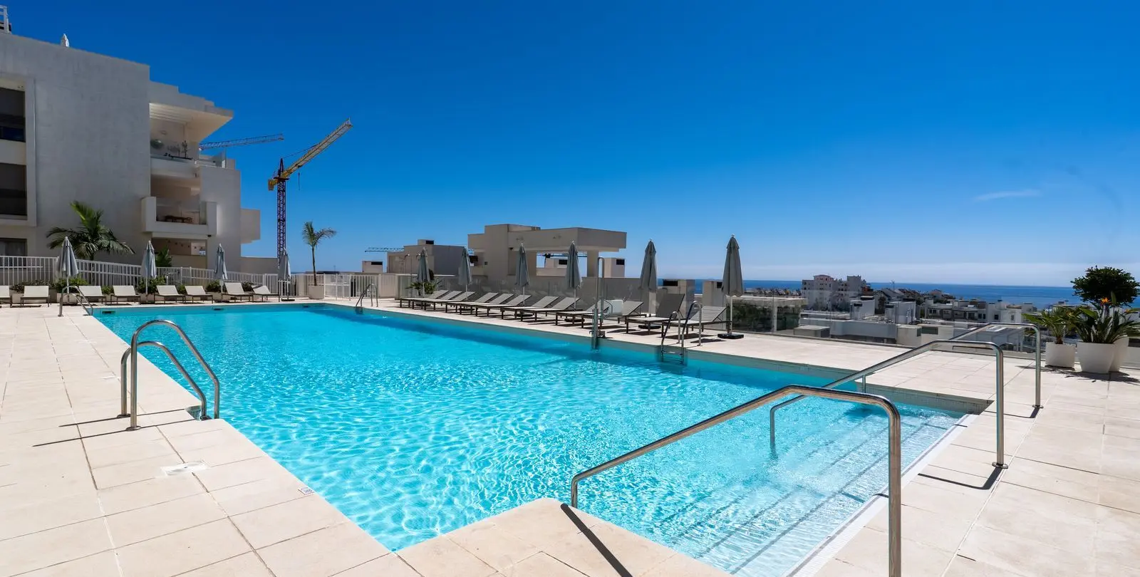 Sale of penthouse in Estepona 53