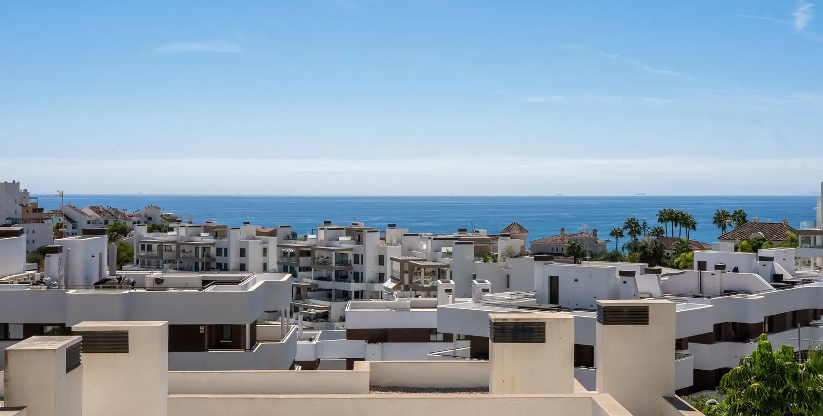 Sale of penthouse in Estepona 55
