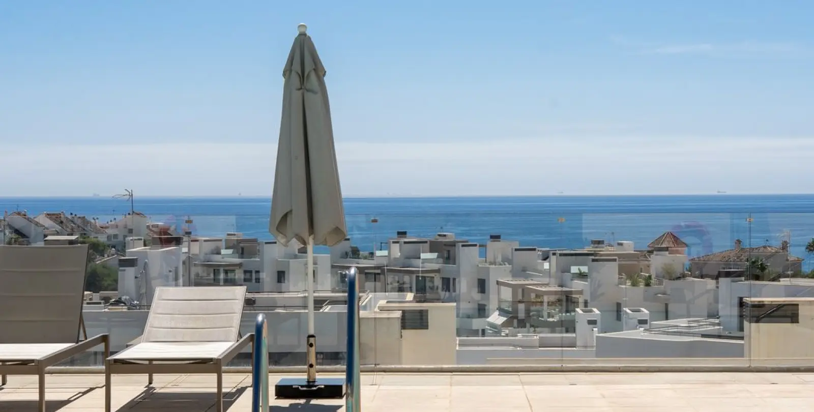 Sale of penthouse in Estepona 56
