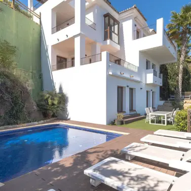 Продажа  отдельно стоящей виллы в Benahavís