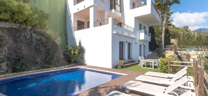 Продажа  отдельно стоящей виллы в Benahavís 2