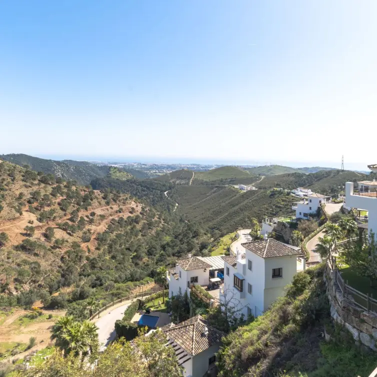 Sale of detached villa in Benahavís