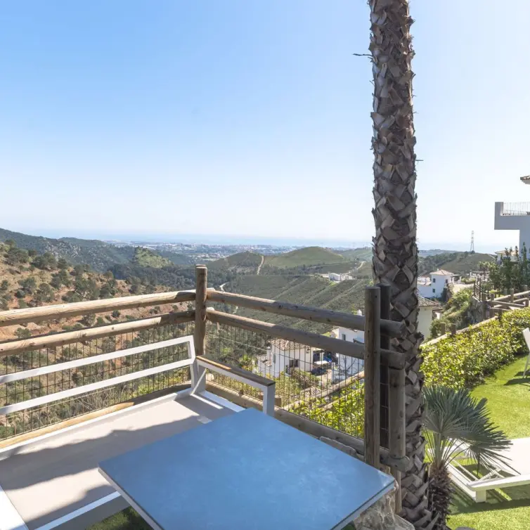 Sale of detached villa in Benahavís