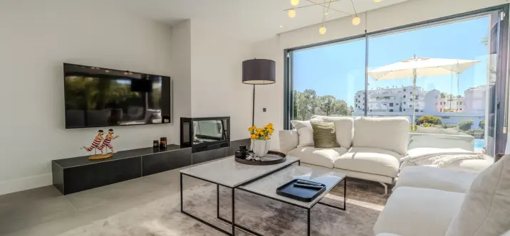 Sale of detached villa in Selwo 1