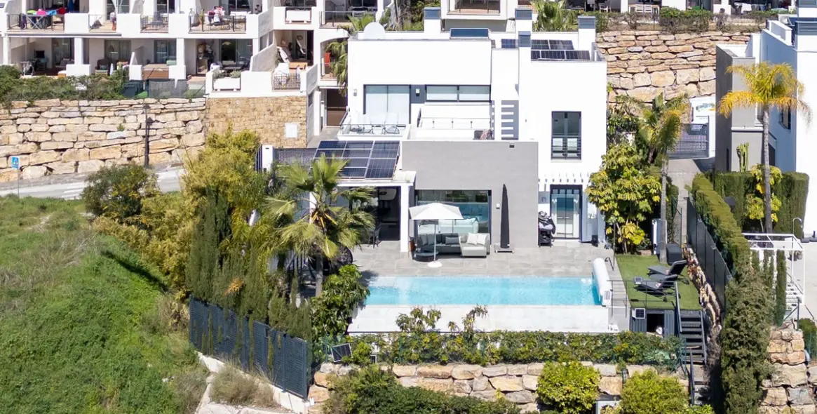 Venta de villa independiente en Selwo 6