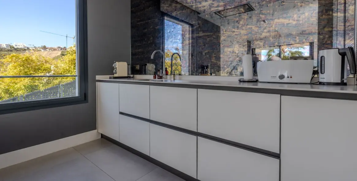 Venta de villa independiente en Selwo 12