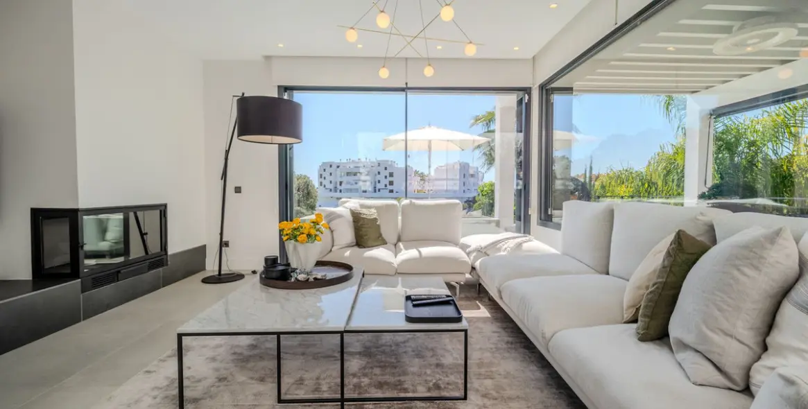 Venta de villa independiente en Selwo 20