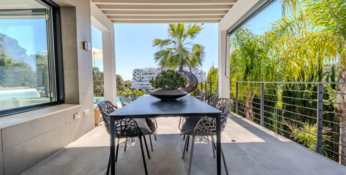 Venta de villa independiente en Selwo 23