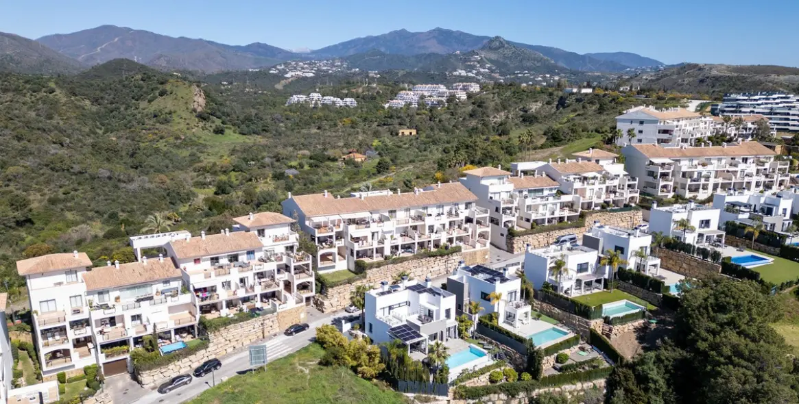 Venta de villa independiente en Selwo 25