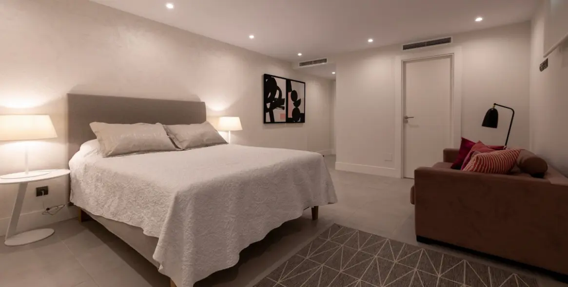 Venta de villa independiente en Selwo 31