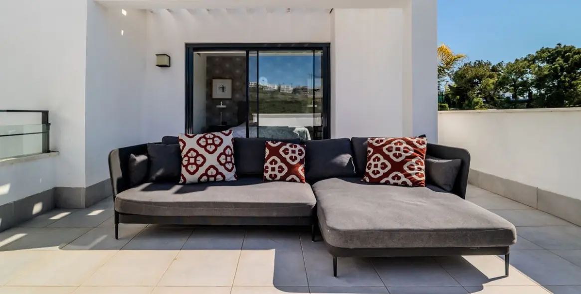 Venta de villa independiente en Selwo 32