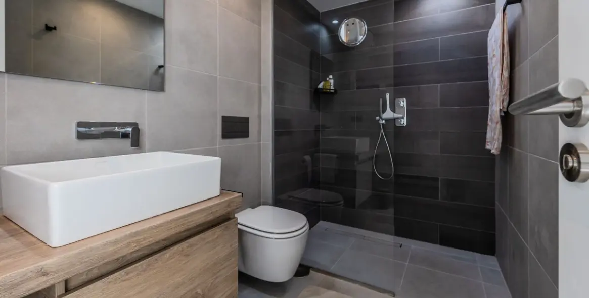 Venta de villa independiente en Selwo 37