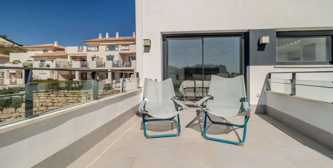 Venta de villa independiente en Selwo 38