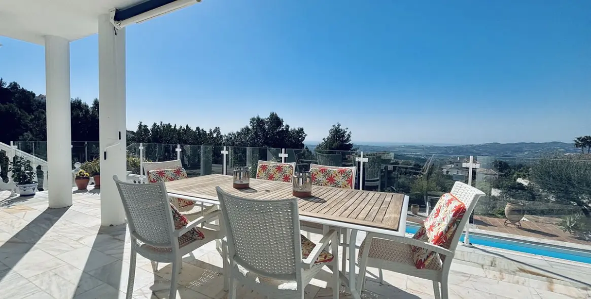 Sale of detached villa in Valtocado 8