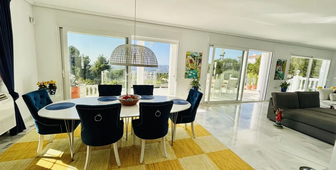 Sale of detached villa in Valtocado 14