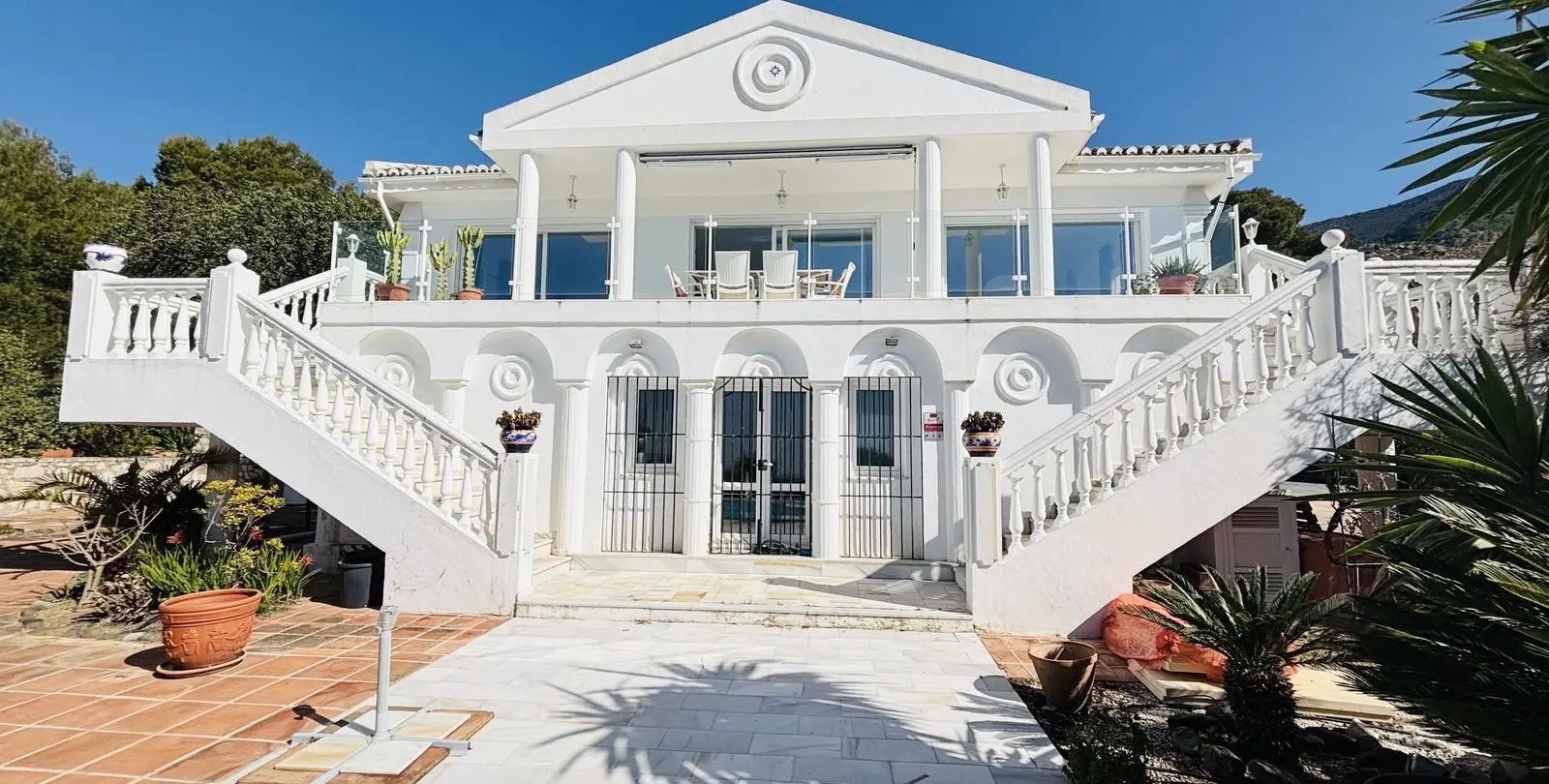 Sale of detached villa in Valtocado 1