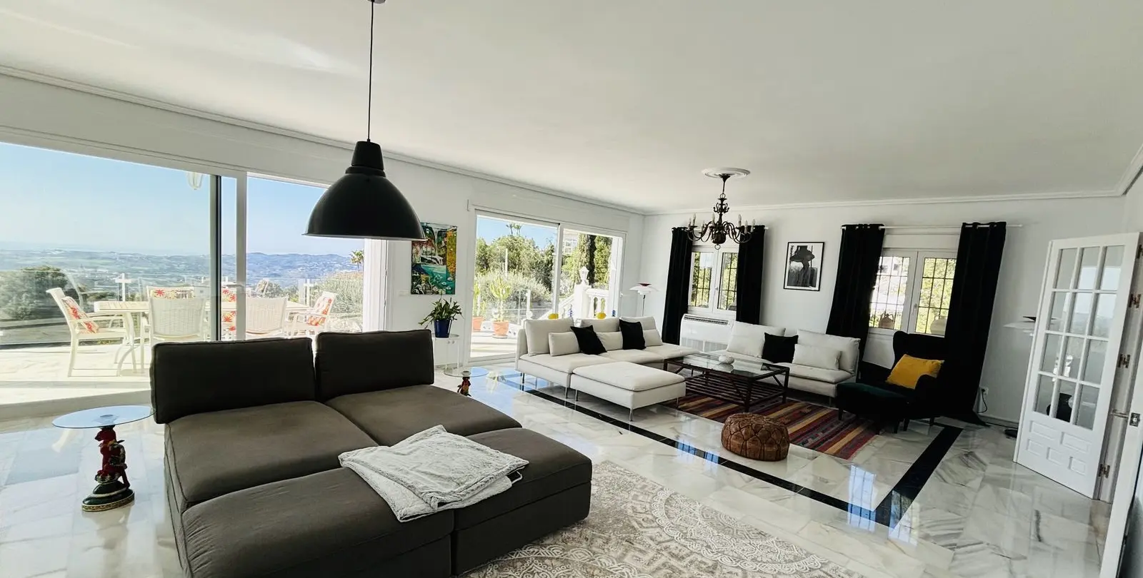 Sale of detached villa in Valtocado 11