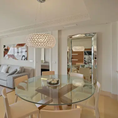 Sale of middle floor apartment in Nueva Andalucía