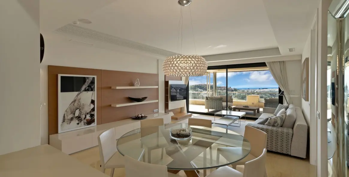 Sale of middle floor apartment in Nueva Andalucía 4