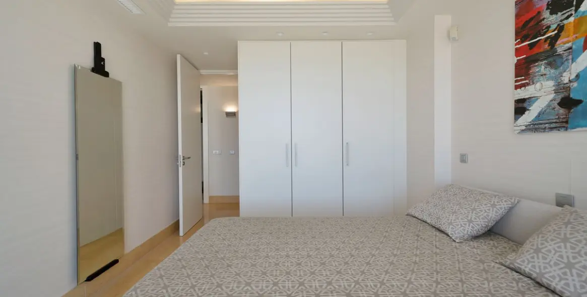 Sale of middle floor apartment in Nueva Andalucía 23