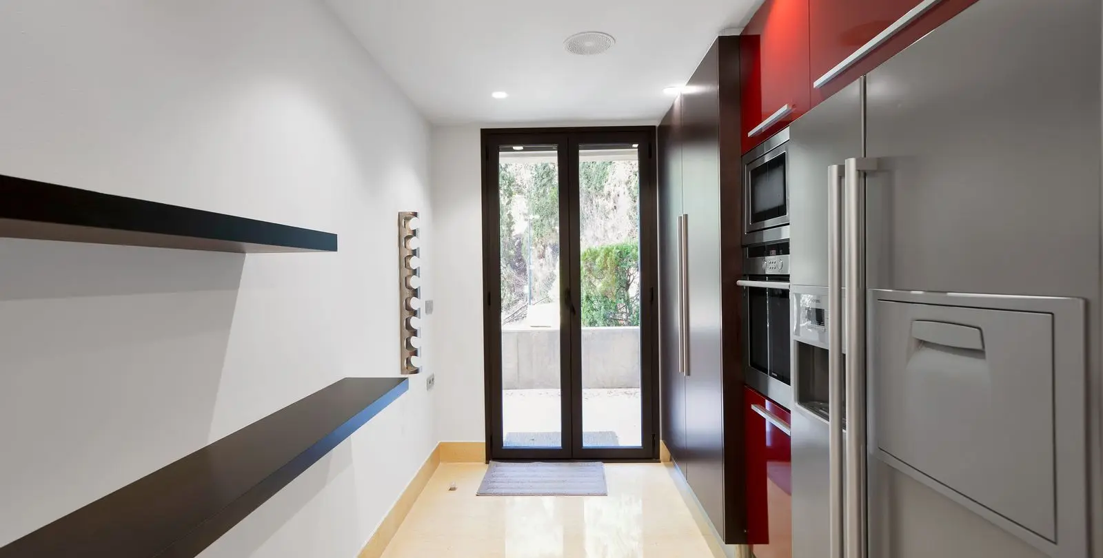 Long-term rent of middle floor apartment in Nueva Andalucía 8