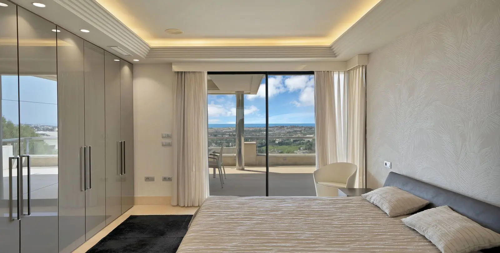 Long-term rent of middle floor apartment in Nueva Andalucía 10