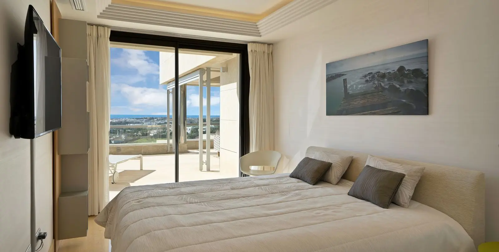 Long-term rent of middle floor apartment in Nueva Andalucía 16